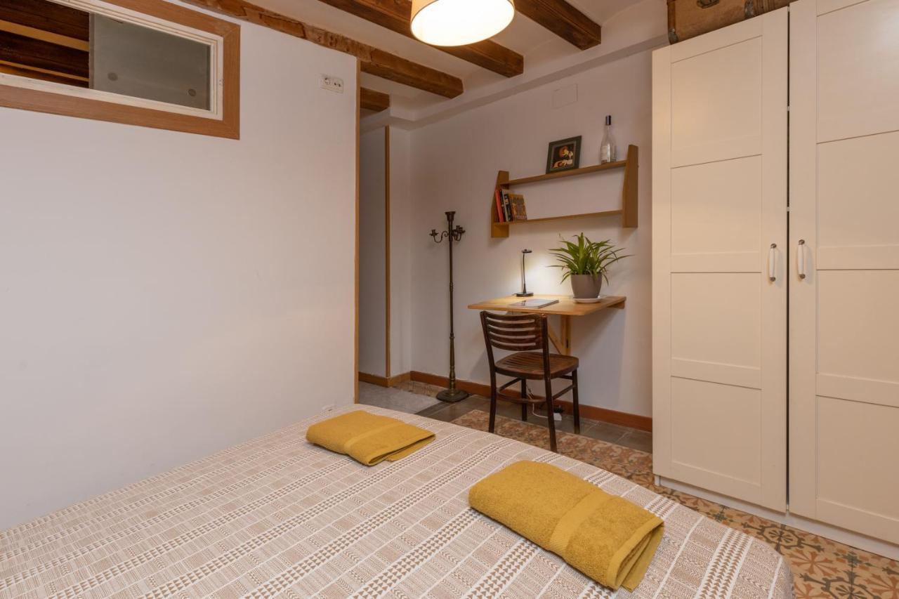 Aparteasy - Central Gracia Apartments Барселона Екстериор снимка