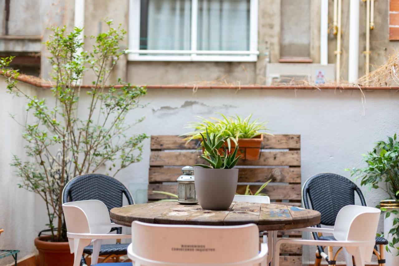 Aparteasy - Central Gracia Apartments Барселона Екстериор снимка