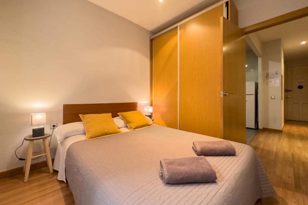 Aparteasy - Central Gracia Apartments Барселона Екстериор снимка