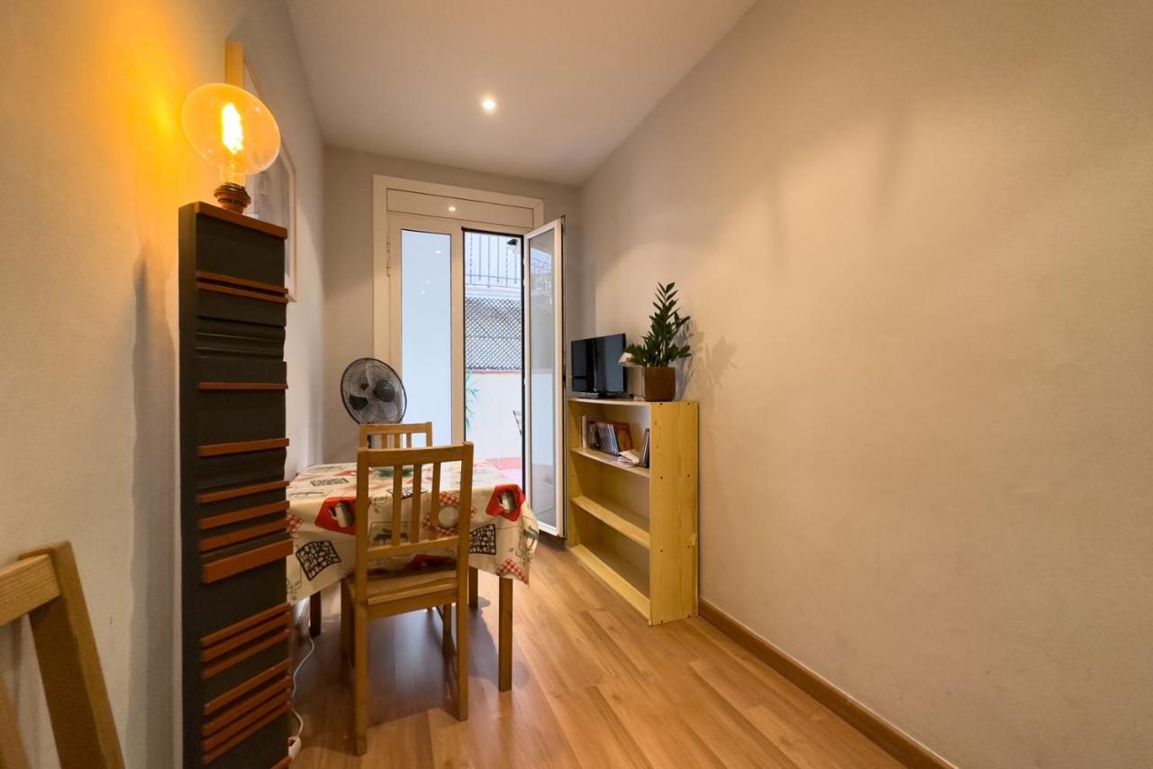 Aparteasy - Central Gracia Apartments Барселона Екстериор снимка