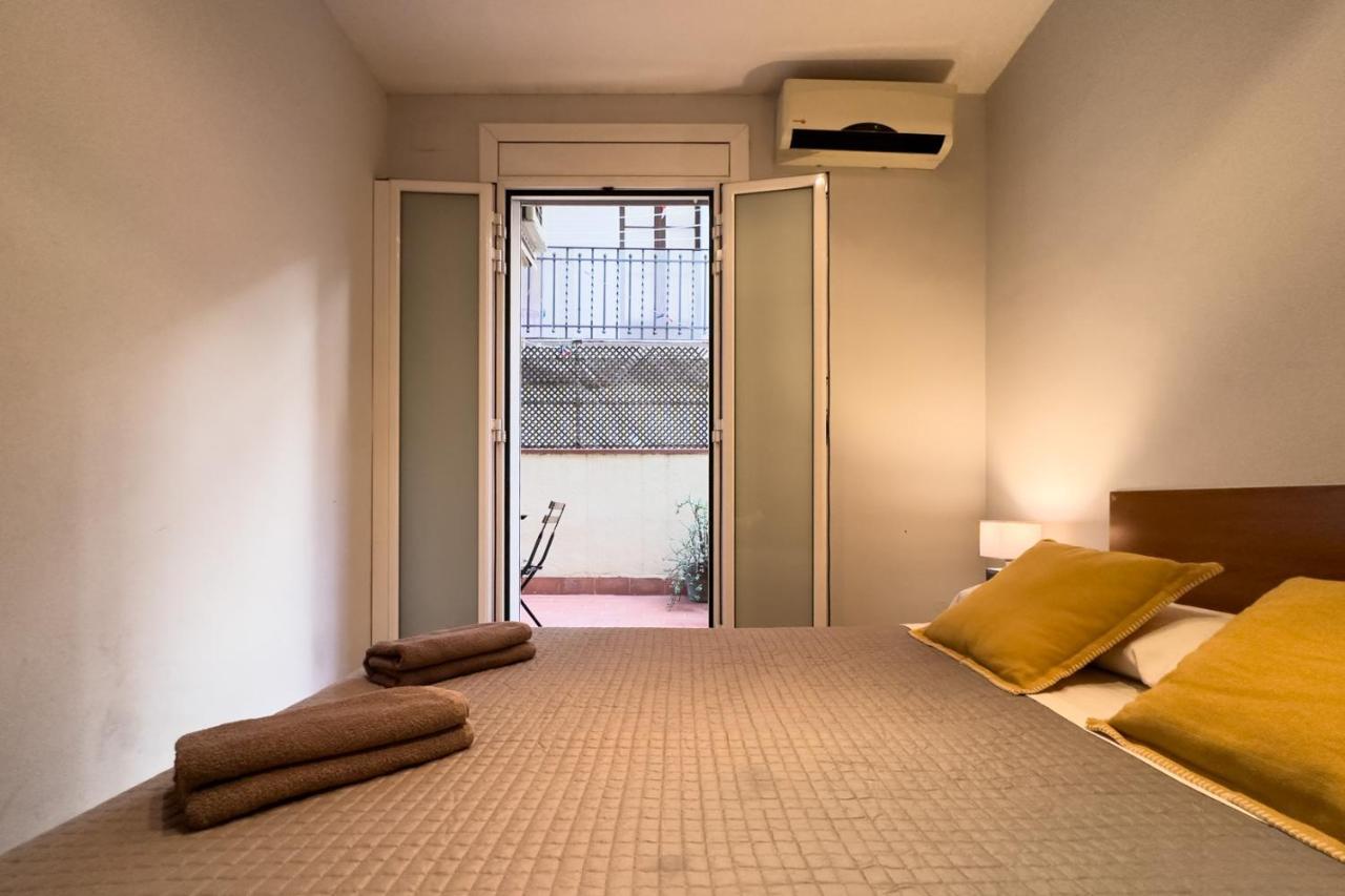 Aparteasy - Central Gracia Apartments Барселона Екстериор снимка