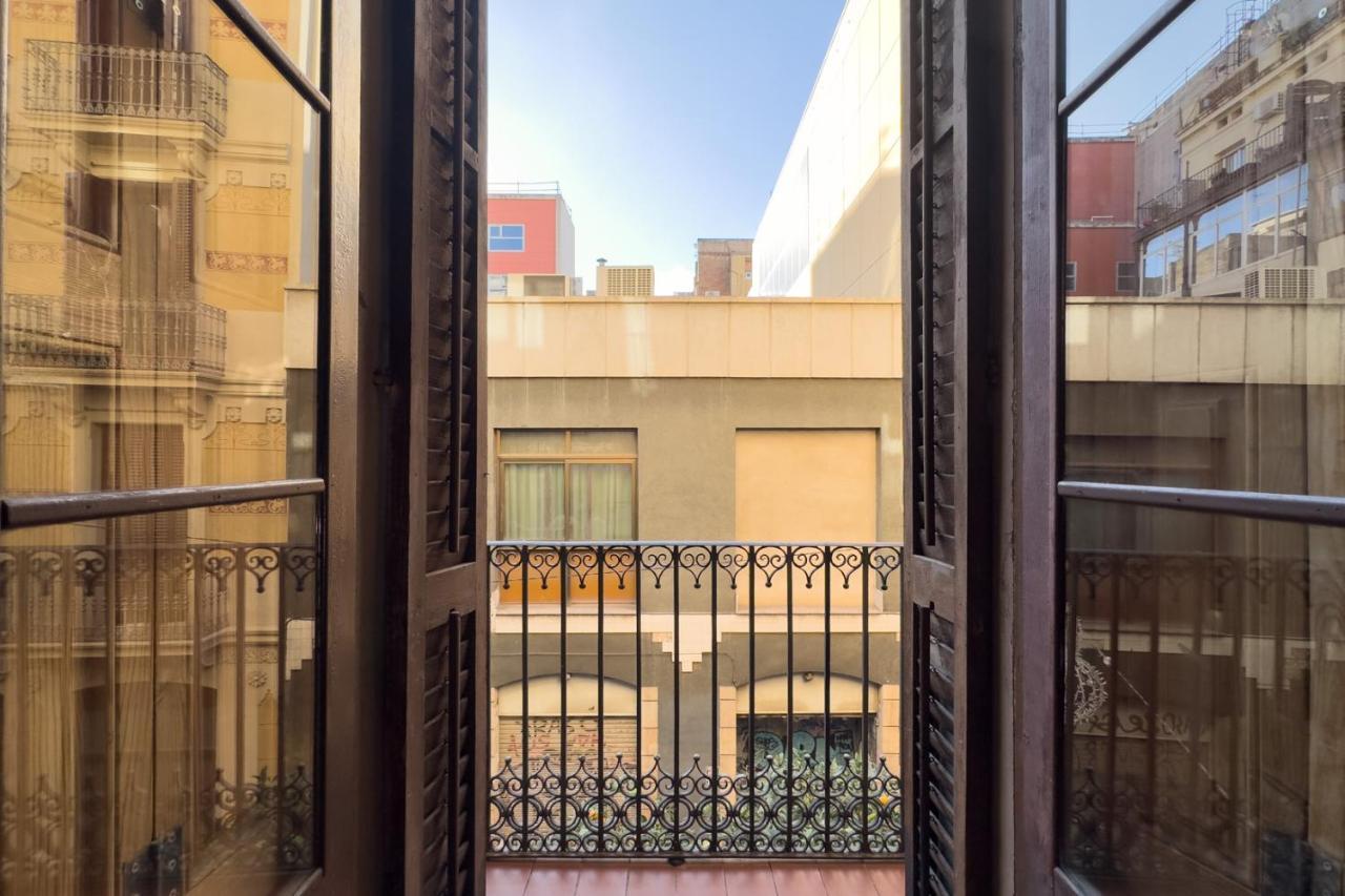 Aparteasy - Central Gracia Apartments Барселона Екстериор снимка