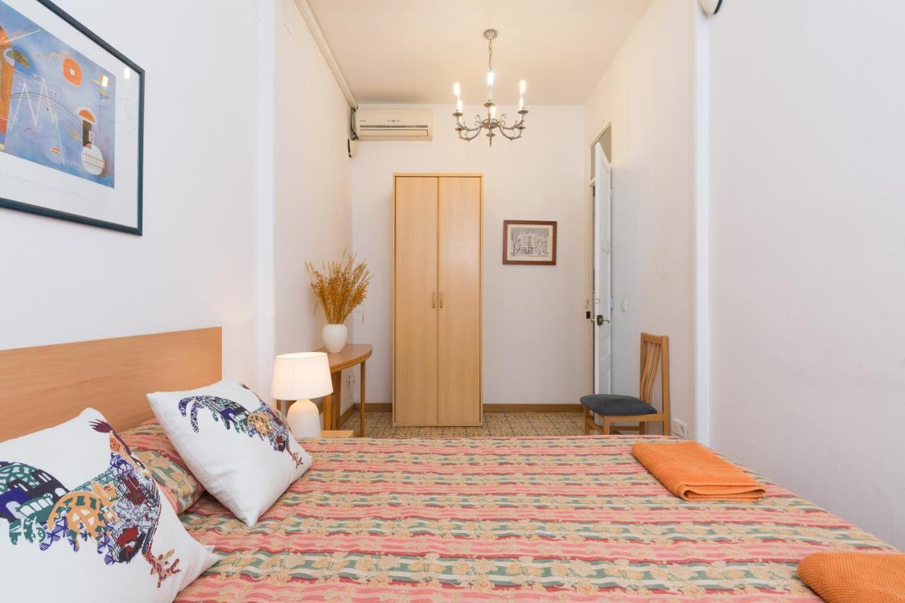 Aparteasy - Central Gracia Apartments Барселона Екстериор снимка