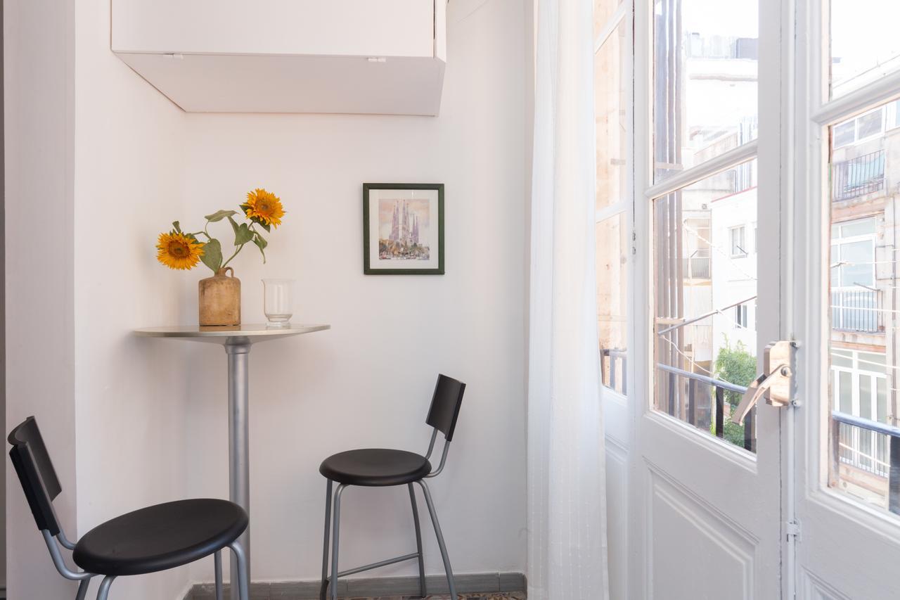 Aparteasy - Central Gracia Apartments Барселона Екстериор снимка